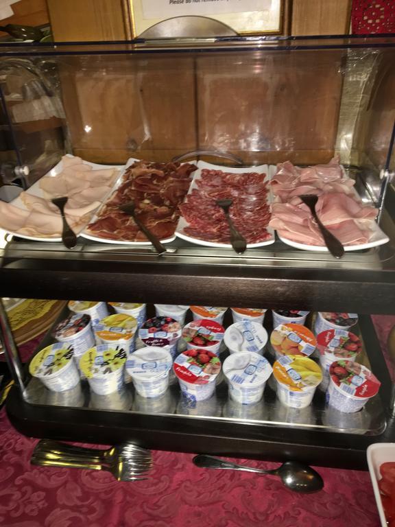 尼弗梅布勒别墅酒店 科尔蒂纳丹佩佐 外观 照片