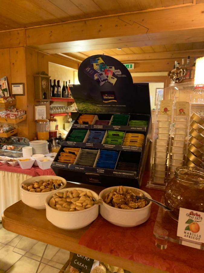尼弗梅布勒别墅酒店 科尔蒂纳丹佩佐 外观 照片