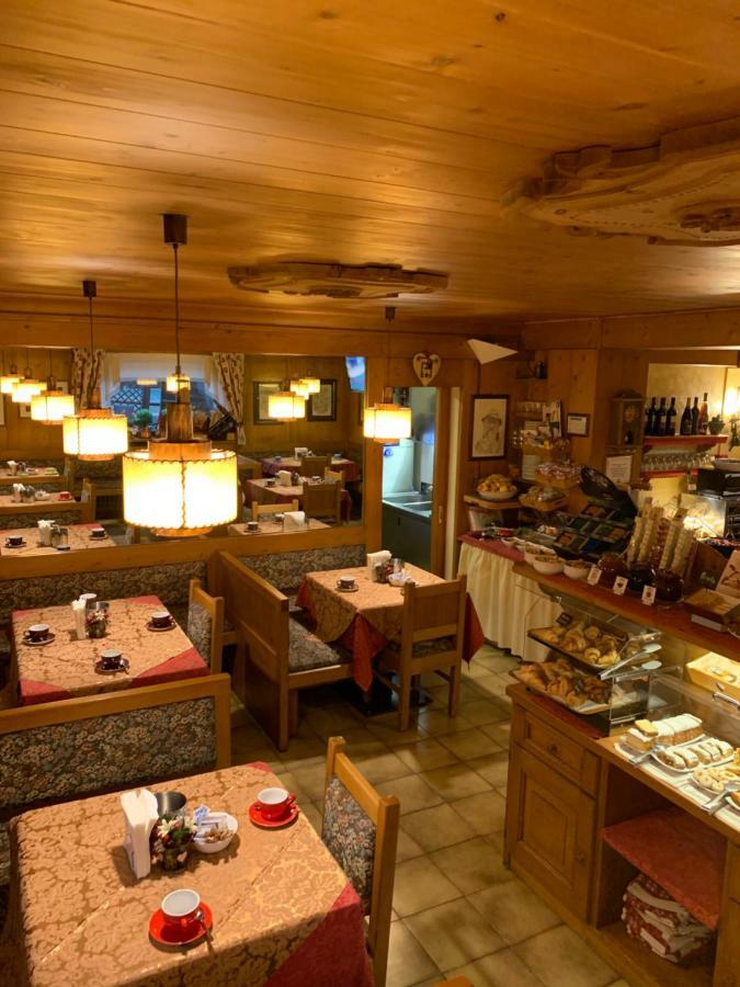 尼弗梅布勒别墅酒店 科尔蒂纳丹佩佐 外观 照片